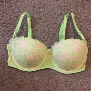 Victoria secret 34 D push up bra